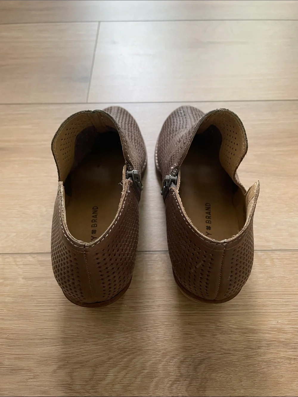 Lucky Brand Brown Perforated Leather Flats Casual 7.5 Slip on #11